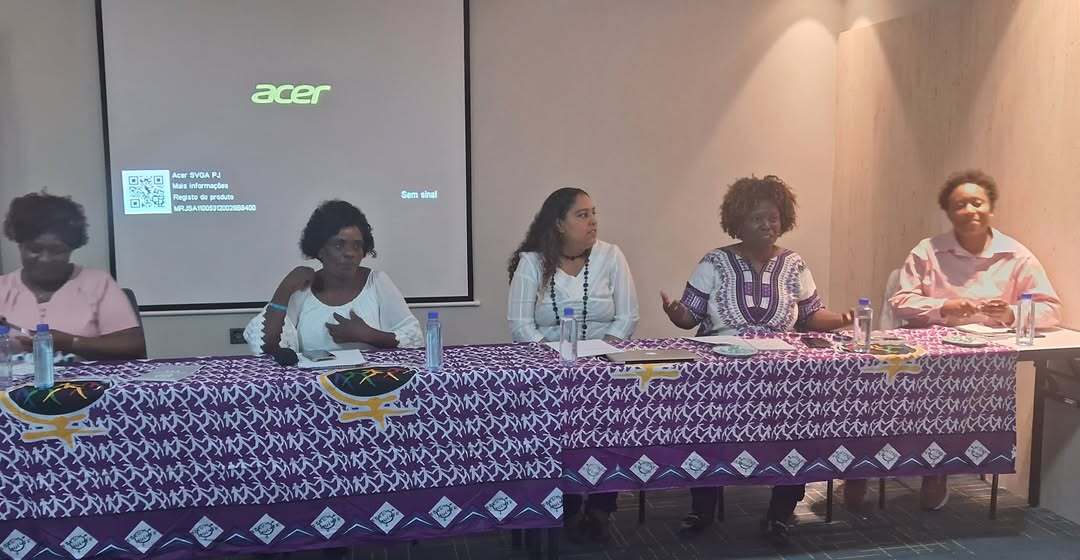 Forum Mulher panel at the Lhaissa Project